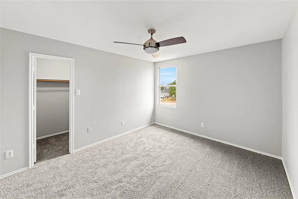 4 bed, 2.5 bath, 2917 sqft, $2,595 — Photo 4