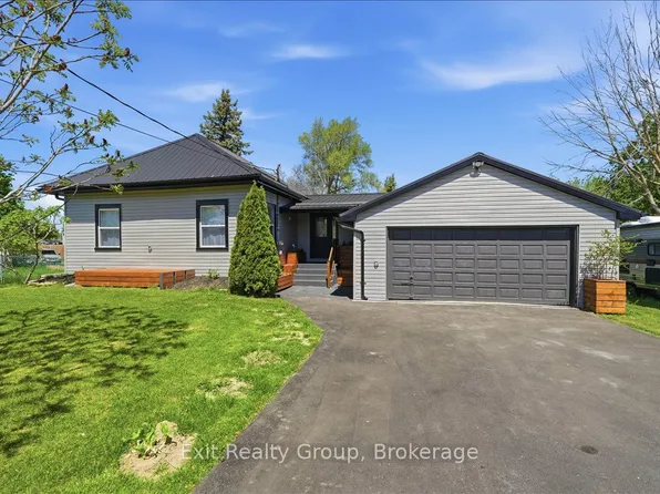 24 Wilkins St, Belleville, ON K8P 1P1