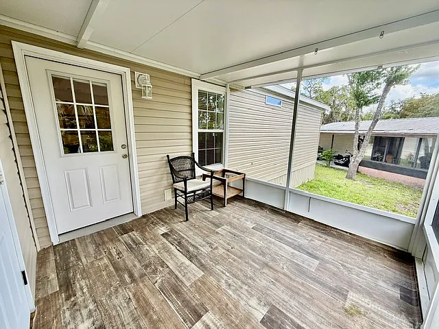 47 Valley Dr — Photo 3