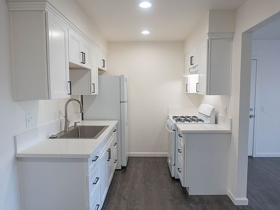 5th image of 510 Townsite Dr APT 22