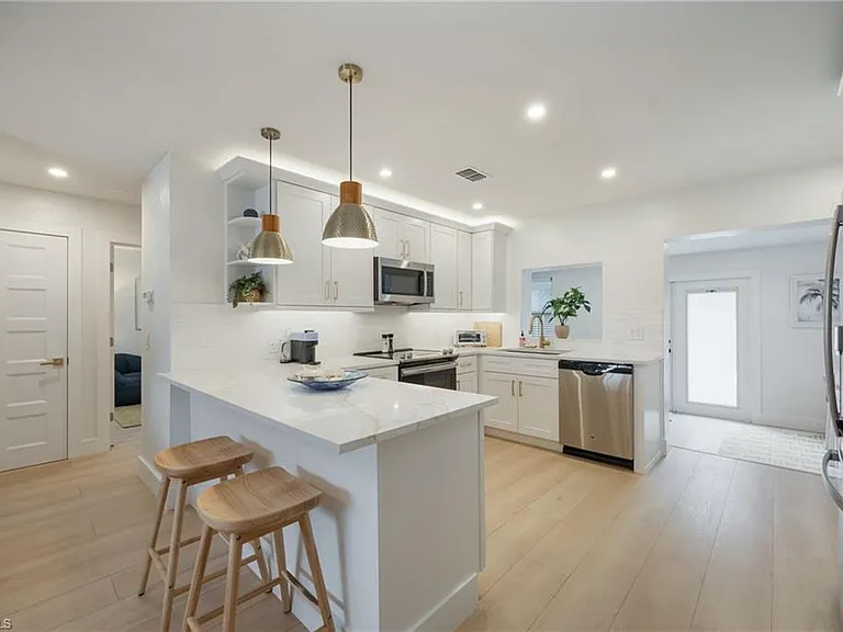 4525 Fluvia Ave — Photo 9