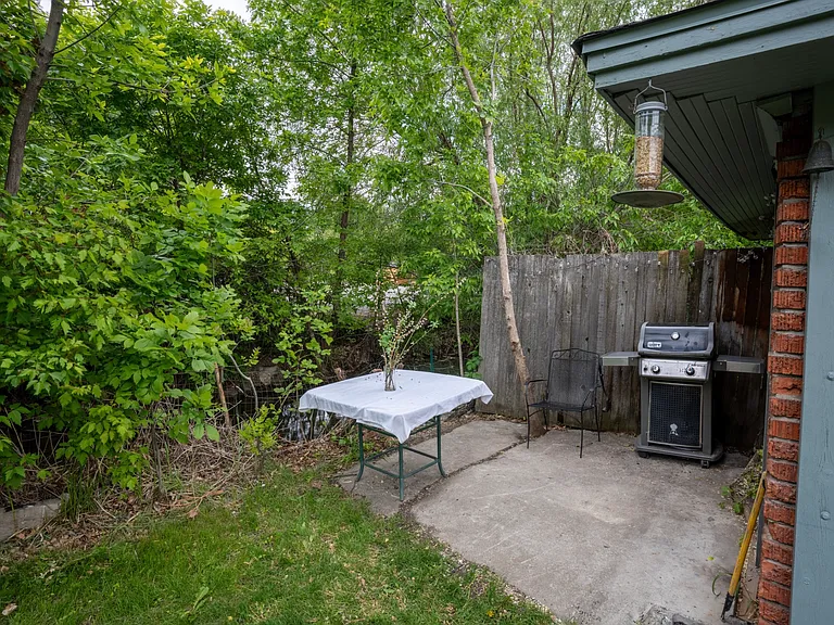 354 N 200 E — Photo 12
