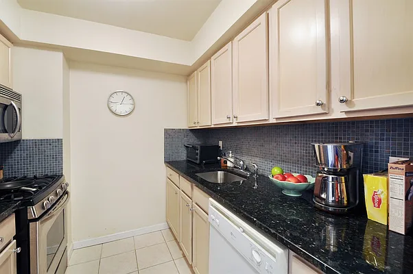 Sold by Corcoran | media 22