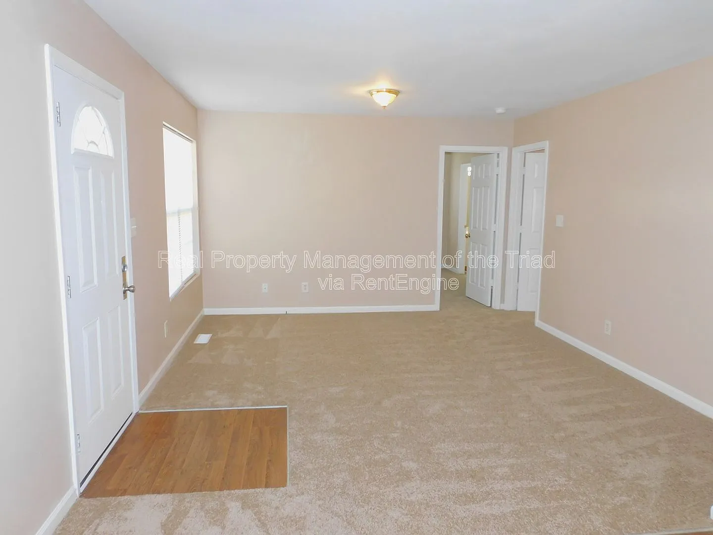 4 bed, 2.0 bath, 1192 sqft, $1,550 — Photo 2