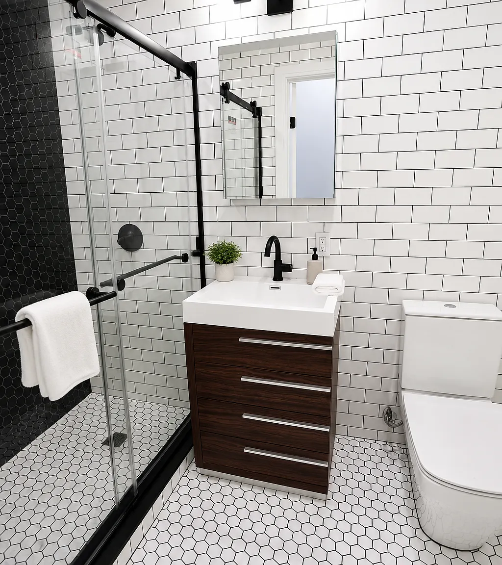 750 Grand Street — Photo 3