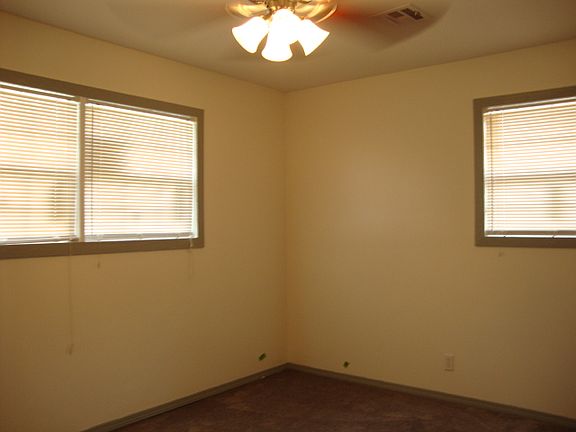 Master Bdrm with ceiling fan