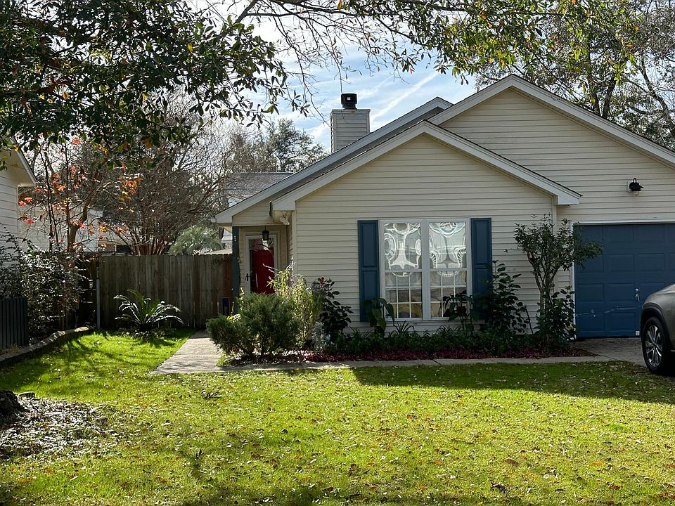 1st image of 208 Tanglewood Ave