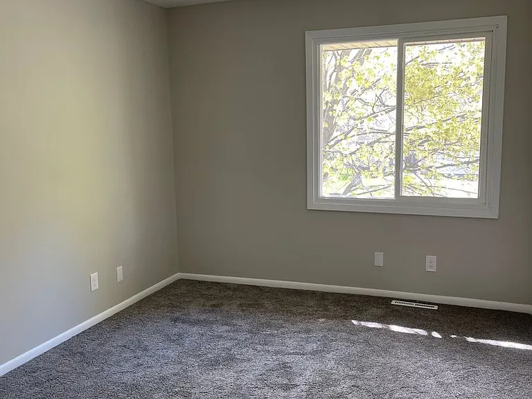 4050 Glacier Ln N — Photo 13