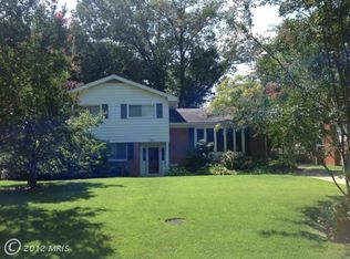 1111 Gladstone Pl, Alexandria, VA 22308
