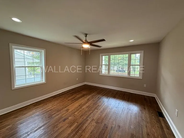 2513 Wilson Ave — Photo 2