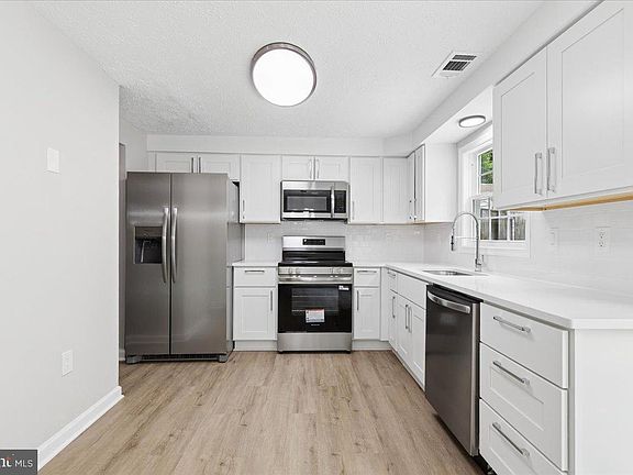 4th image of 14404 Marlborough Dr