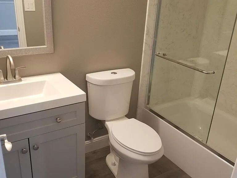 2473 Roslyn Ct — Photo 7