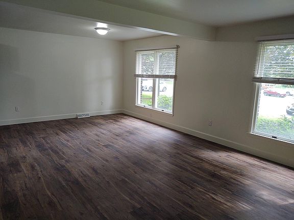 2nd image of 21 Canterbury Woods St