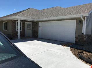 824 Oregon Parks Ave, Oregon, WI 53575