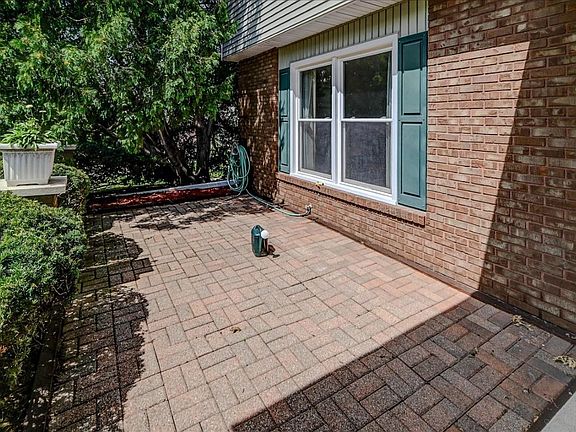 4th image of 5402 Larkspur Rd