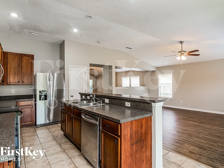 12241 Pebble Point Dr W — Photo 9