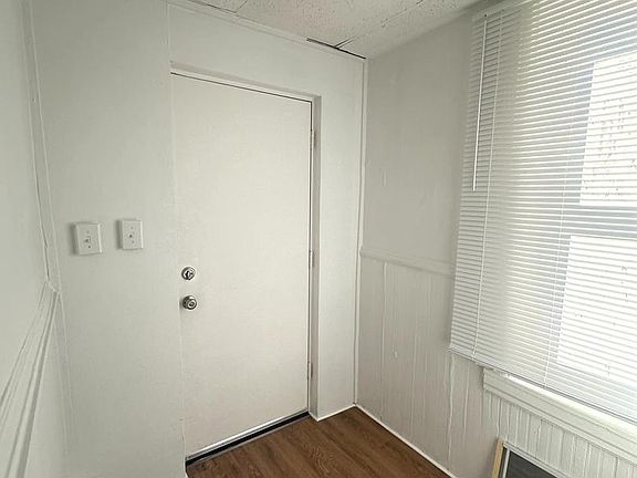 4th image of 829 Concord St