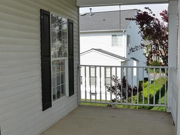 Exterior (Front)Porch