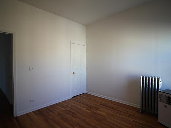 5th image of 2316 N California Ave APT 81