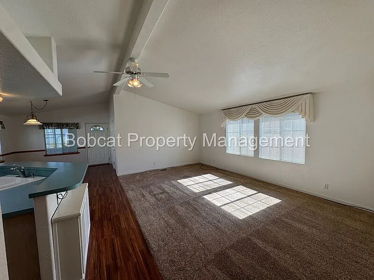 1129 Gambrel Dr — Photo 5