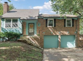 12920 S Raintree Dr, Olathe, KS 66062