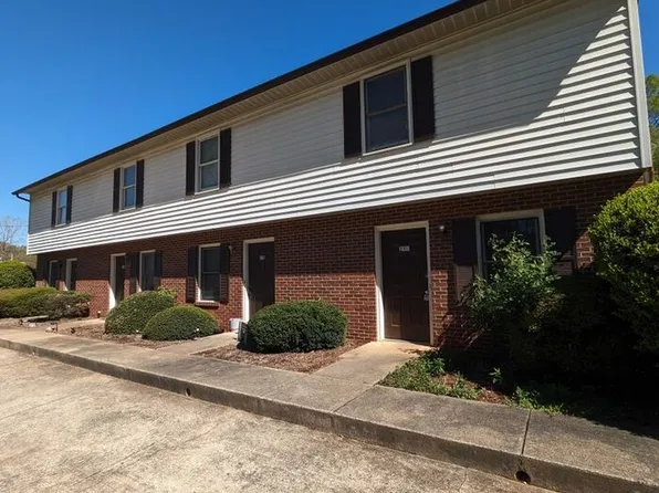 228 Park Ln, Newton, NC 28658