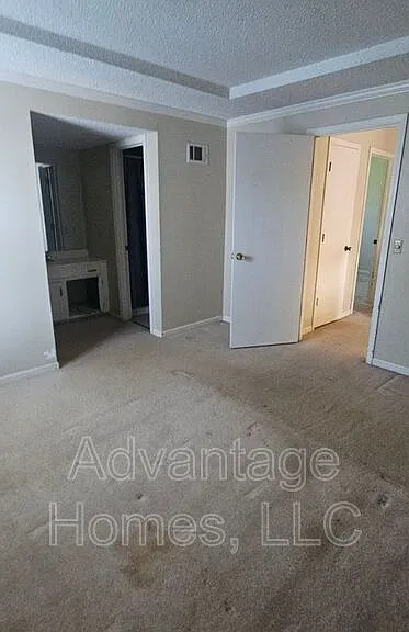 10832 Haskins St — Photo 14
