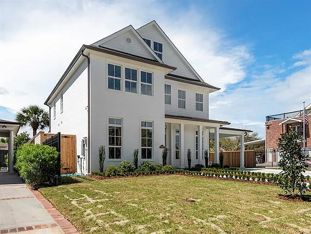6 bed, 3.5 bath, 4308 sqft, $10,000 — Photo 3