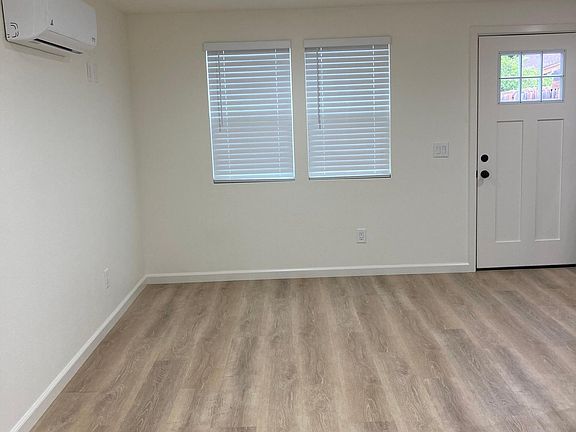 5th image of 307 N Miramonte Ave #B