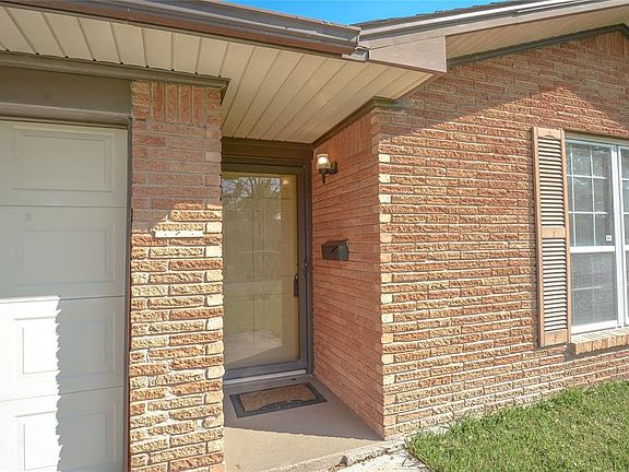 2nd image of 506 Pamela Dr