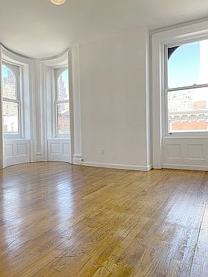 2nd image of 184 W 82nd St APT 5N