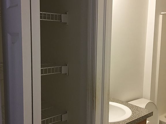 4th image of 212 E 12th St #2