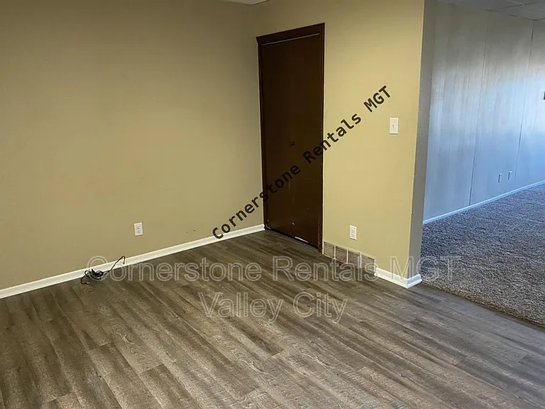 217 Central Ave S — Photo 2