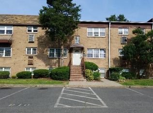 21 College Dr #21, Edison, NJ 08817