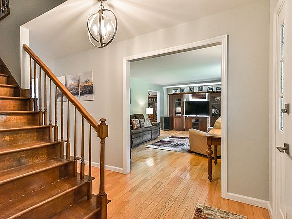 3rd image of 2620 E Rock Creek Dr