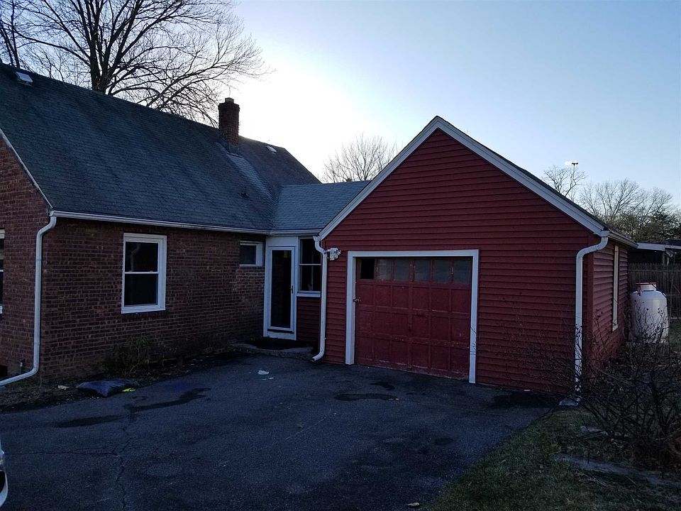 2nd image of 100 Lawrenceville St
