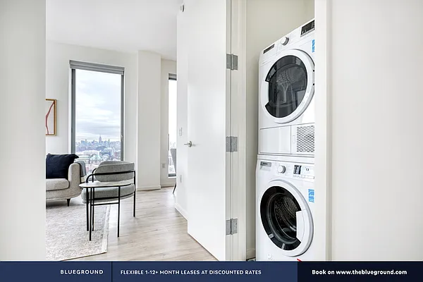 Rented by The Blueground | media 117