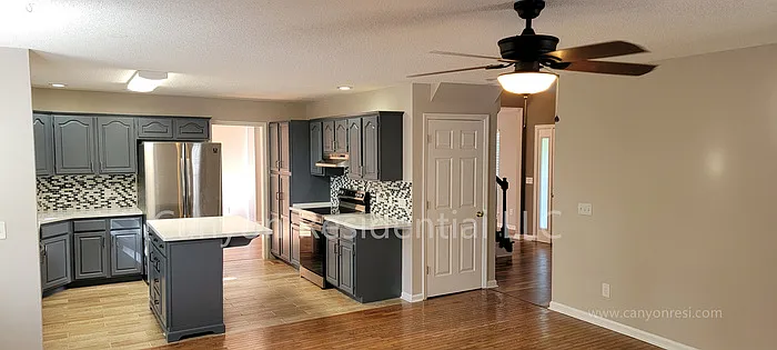 4 bed, 2.5 bath, 2013 sqft, $2,775 — Photo 4