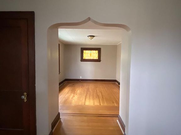 4th image of 3304 Phoenix Ave