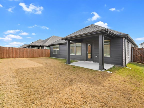 5th image of 522 River Ridge Dr