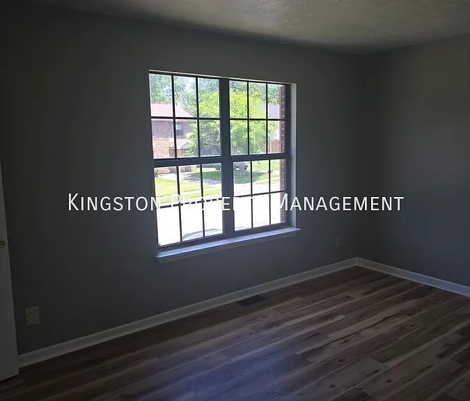 122 Bradford Dr — Photo 13