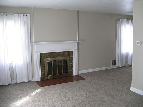 2nd image of 111 E Maple Dr