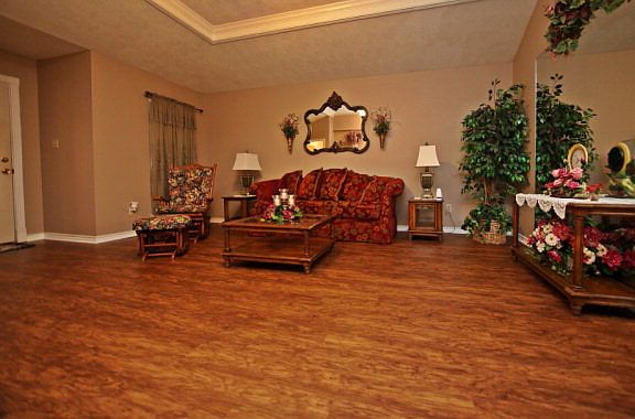 5th image of 109 Willow Bend Dr