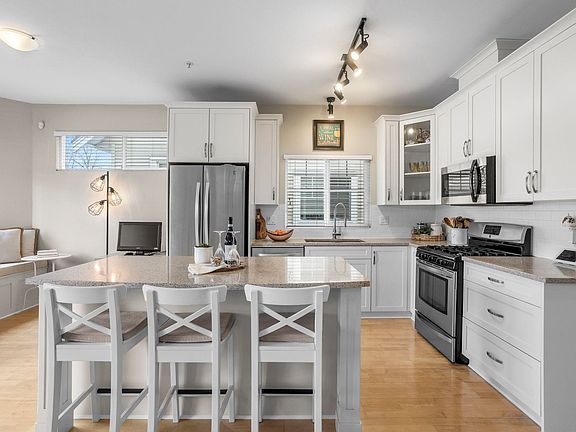 2nd image of 1108 Riverside Close #32