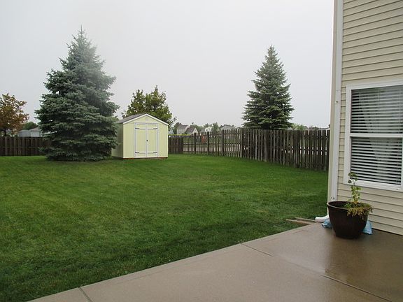 3rd image of 201 Wedgewood Cir