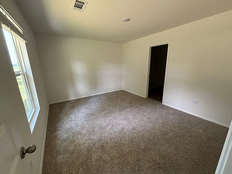 350 Moonlight Graham Blvd — Photo 18
