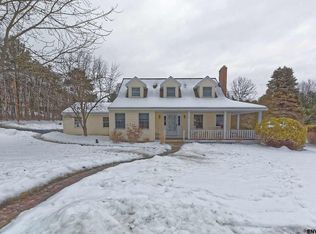 2 Homestead Rd, Glenville, NY 12302