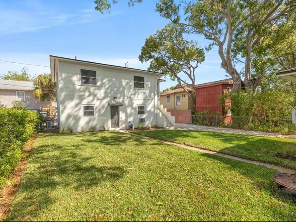 877 1/2 14th Ave N #2, Saint Petersburg, FL 33701