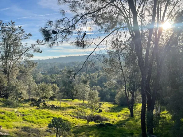 1220 Corral Dr, Coarsegold, CA 93614