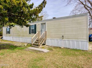 1119 S Parker Rd, Holly Ridge, NC 28445